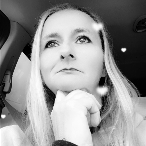 Meet your Posher, Beth - Picture 4 of 10